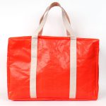 <div align="right">Simple Day Bag<br />¥8,900+tax</div>